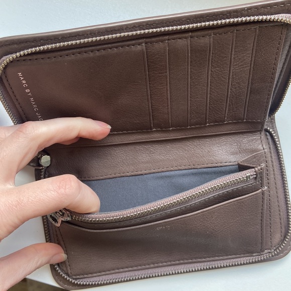 Marc By Marc Jacobs Leather wallet - Picture 7 of 7
